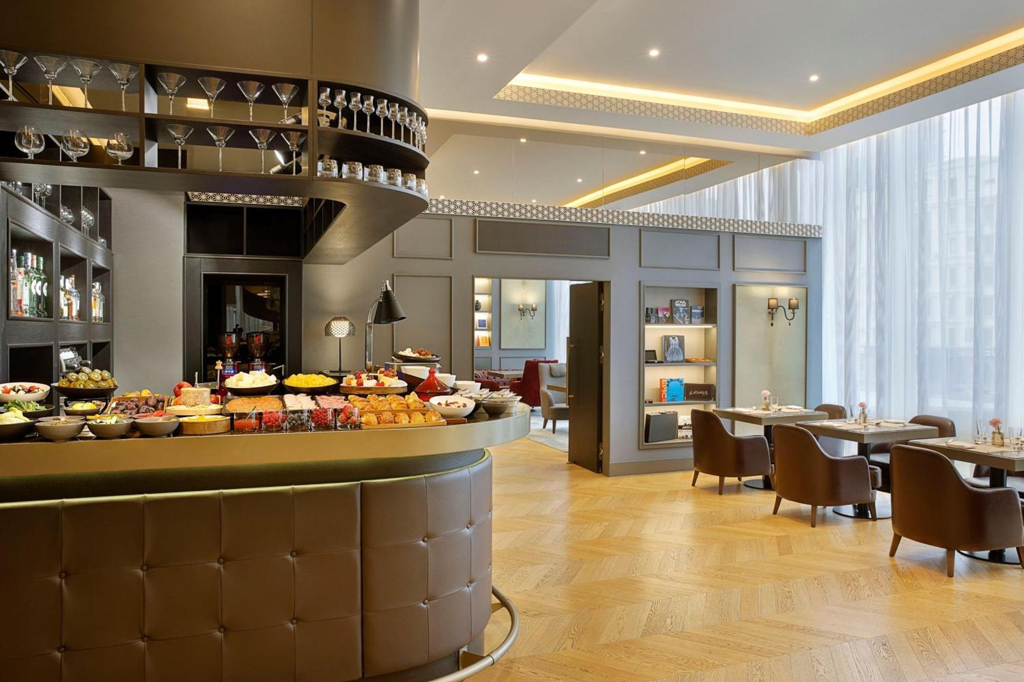 Sheraton Astana Hotel Extérieur photo The restaurant